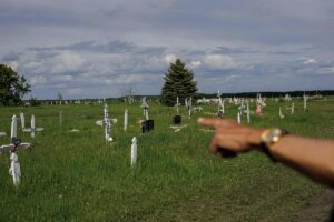 Hallan otras 66 tumbas sin identificar cerca de un internado para nios indgenas en Canad