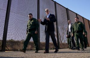 Joe Biden visitó la frontera con México antes de su primera visita oficial a Latinoamérica - El Diario