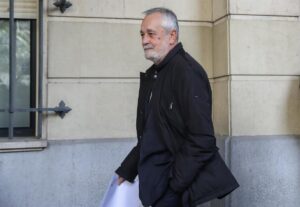 La Audiencia de Sevilla aplaza el ingreso en prisión de Griñán hasta concluir su radioterapia