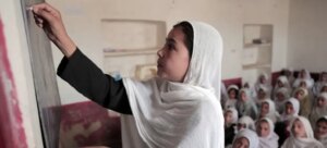 La Unesco reclama el regreso de las niñas afganas a las aulas