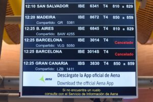 La caída de sistemas de Iberia sigue produciendo retrasos por la tarde pero no prevén más cancelaciones