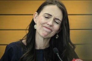 La primera ministra de Nueva Zelanda, Jacinda Andern, anuncia que renunciar en febrero