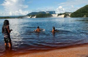 Laguna de Canaima: Donde descansan las aguas de los tepuyes
