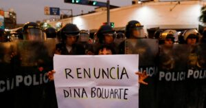 Los errores de Dina Boluarte y un gobierno que no puede detener protestas y paralizaciones en el sur del Perú