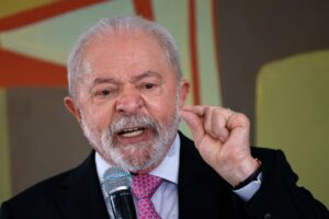 Lula echa a decenas de militares y promete ser implacable con los que participaron del intento de golpe de Estado