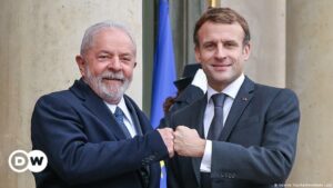 Macron y Lula conversan de "riesgos" sobre la democracia | El Mundo | DW