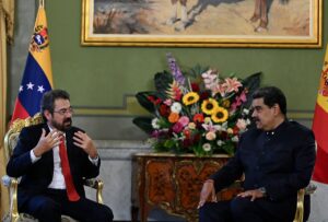 Maduro recibe las cartas credenciales del embajador espaol y "restablece" las relaciones con Madrid