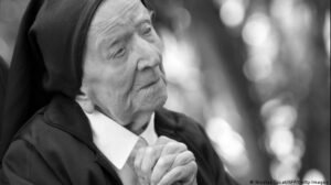 Muere la monja francesa sor André a los 118 años de edad