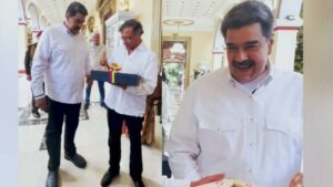 Nicolas Maduro reacciona de manera jocosa a regalos de Gustavo Petro - Gente - Cultura