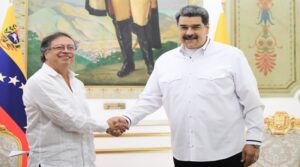 Nicolás Maduro recibe a Gustavo Petro en Miraflores