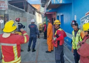 Niño muere durante incendio en Mérida y su madre queda grave