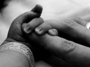 OMS y Unicef alertan sobre niveles aún altos de mortalidad infantil evitable