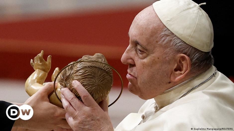 Papa Fancisco emprende su viaje internacional número 40 | El Mundo | DW
