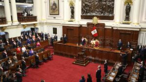 Parlamento de Perú respalda gabinete de Boluarte y ofrece voto de confianza