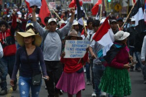 Perú enfrenta "gran marcha nacional" en medio de enfrentamientos en las regiones