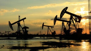 Precio del petróleo podría rebasar los 100 dólares este año - Yvke Mundial