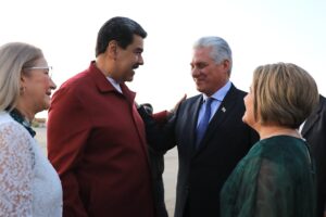 Presidente de Cuba llega a Caracas a un encuentro con Maduro