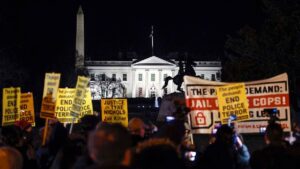 Protestan frente a la Casa Blanca por muerte de afroamericano