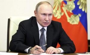 Putin ordena una tregua con motivo de la Navidad ortodoxa