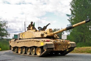 Reino Unido enva por primera vez tanques a Ucrania