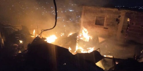Reportan incendio en viviendas del barrio Unión en Petare