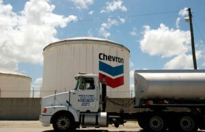 Reuters: Chevron enviará 500 mil barriles de petróleo venezolano a su refinería en EE. UU.