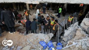 Sube a 83 la cifra de muertos por ataque a mezquita en Pakistán | El Mundo | DW