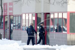 Tiroteo en escuela de Iowa deja dos estudiantes muertos