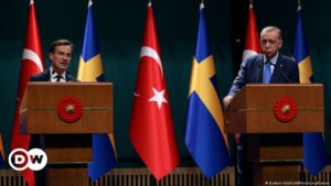 Turquía complica adhesión de Suecia y Finlandia a la OTAN | El Mundo | DW