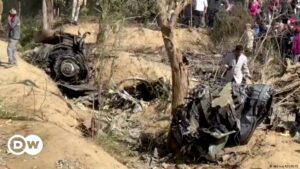 Un piloto indio muere en choque de dos aviones de combate | El Mundo | DW