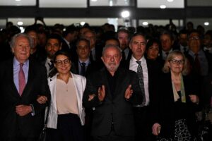Una noche de unin y promesas en Brasil: "Vamos a descubrir quin es el responsable de lo que sucedi en este pas"
