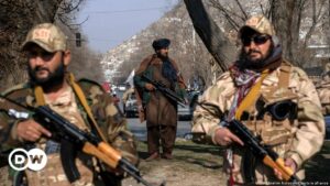 Varios muertos y heridos por explosión en el aeropuerto militar de Kabul | El Mundo | DW