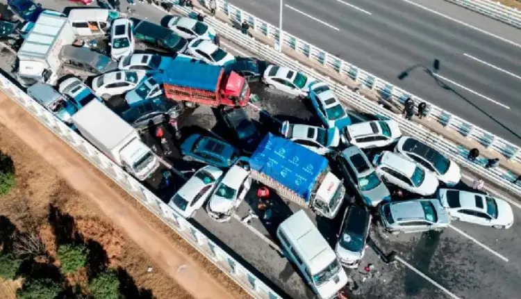 Violento accidente en China deja 17 muertos y 22 heridos (Video)