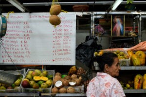 Al menos 16,22 dólares diarios necesita una persona para cubrir la canasta básica en Venezuela – SuNoticiero