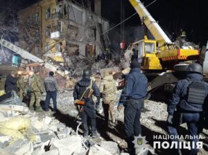 Al menos tres muertos y 20 heridos en un ataque ruso contra un edificio residencial en Kramatorsk (Ucrania)