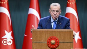 Arrestan a casi 50 personas en Turquía por saquear tras terromoto | El Mundo | DW