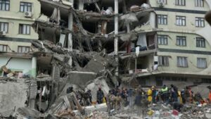 Ascienden a 50 mil los muertos por terremoto en Turquía y Siria