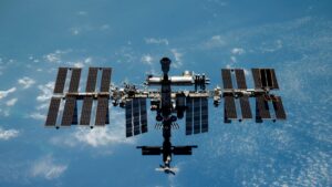 Astronautas deberán pasar seis meses más en Estación Espacial Internacional