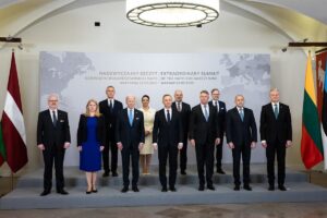 Biden promete ante aliados de Europa del Este defender "cada centímetro" de la OTAN