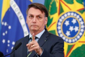 Bolsonaro asegura que regresará a Brasil