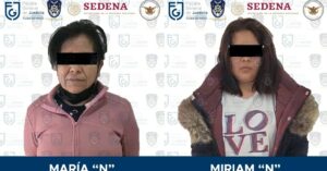 Cayeron dos mujeres con dosis de presunta cocaína y metanfetamina en Iztapalapa