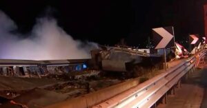 Chocaron dos trenes en Grecia: hay al menos 50 heridos