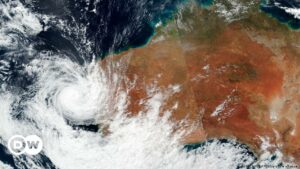 Declaran alerta roja en islas de Australia por un ciclón | El Mundo | DW