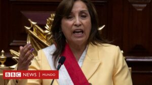 Dina Boluarte presenta proyecto de ley para adelantar las elecciones y conjurar la crisis que vive Perú desde la salida de Pedro Castillo