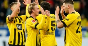 Dortmund gana y recupera la cima de la Bundesliga