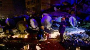 Dos terremotos de 6,4 y 5,8 sacuden de nuevo Turquía