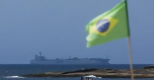 El buque de guerra más grande de Irán ya navega frente a las playas de Río de Janeiro tras ser autorizado por Brasil