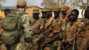 El ejército de Burkina Faso abate a más de 60 yihadistas y pierde a ocho soldados en la operación