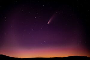 El gigantesco cometa de seis kilómetros cuyo origen desconocemos y que pronto "acariciará" el Sol
