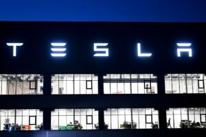 Elon Musk sí construirá planta de Tesla en México tras llamada con AMLO